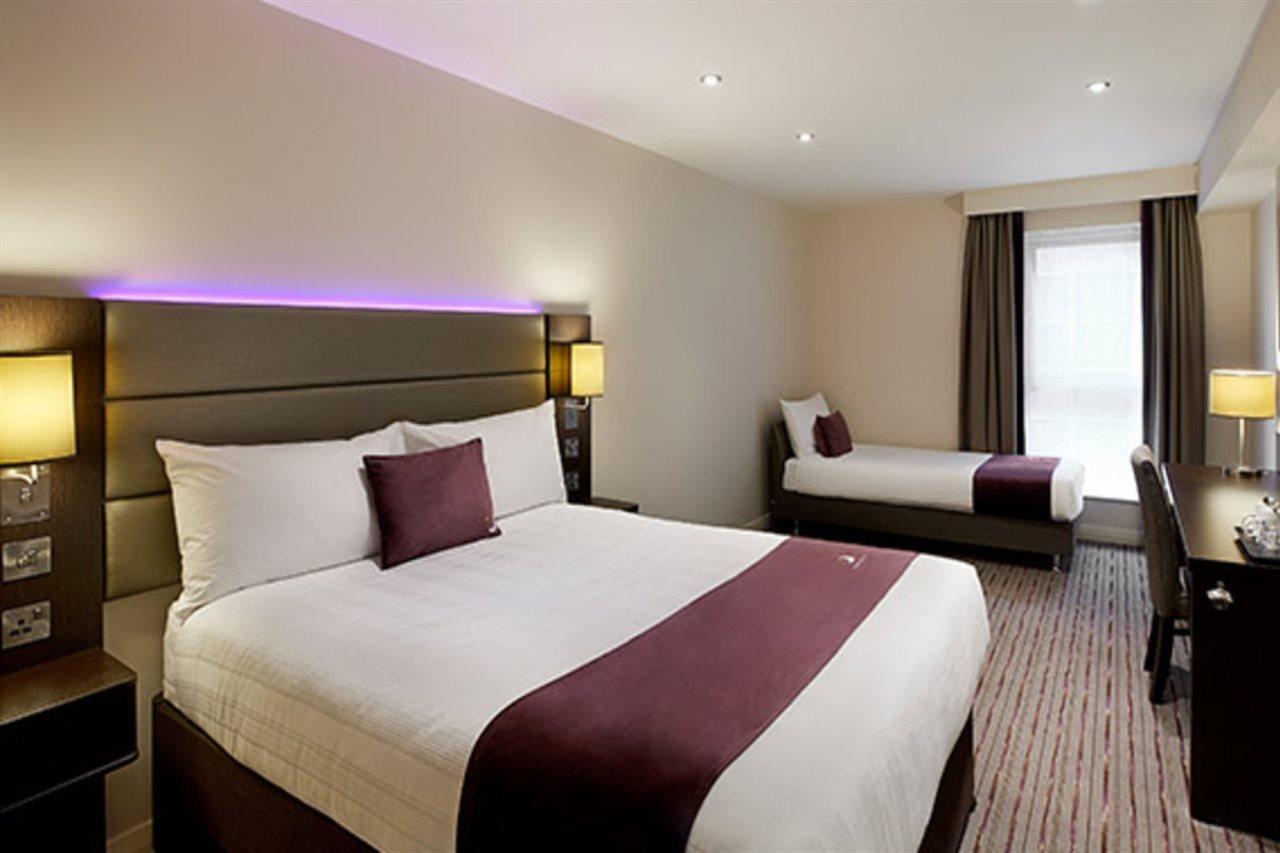 Premier Inn Tring Exterior photo