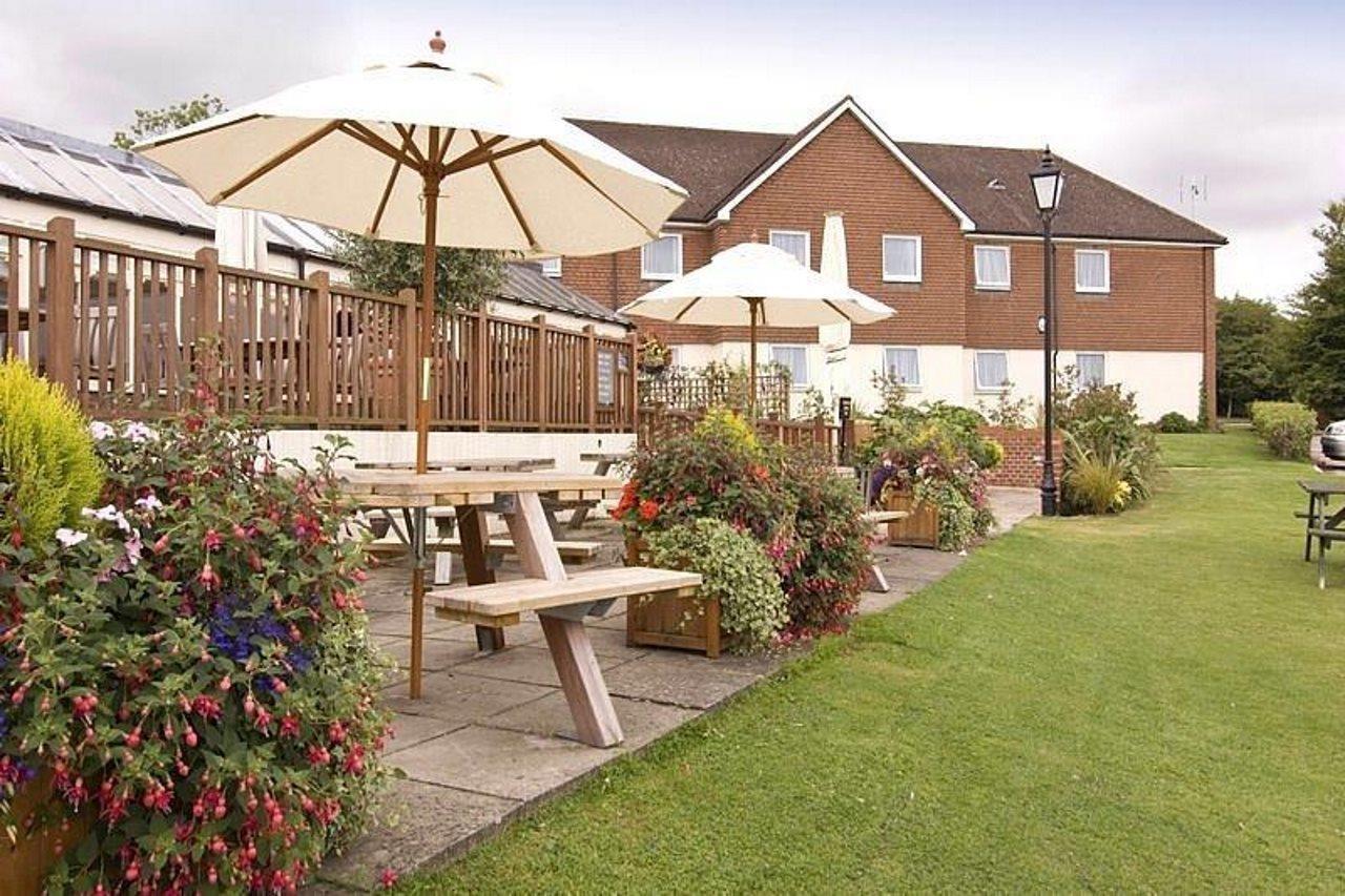 Premier Inn Tring Exterior photo